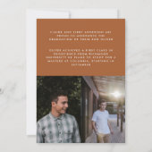 Moderne Terracotta-Skripte mit mehreren Fotos Absc Einladung (Rückseite)