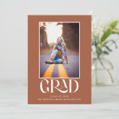 Moderne Terracotta Typografie Abschluss Foto Ankündigung (Stehend Vorderseite)