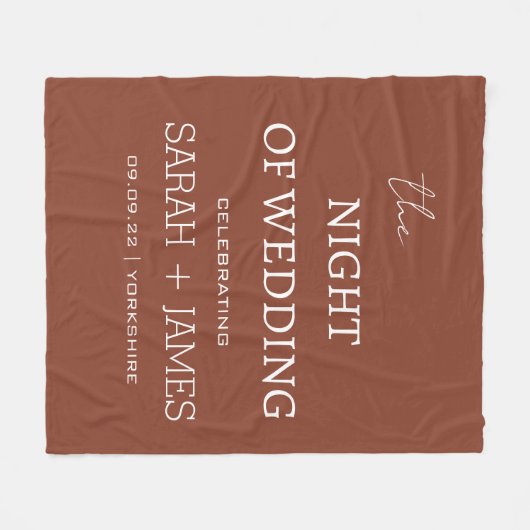 Moderne Terracotta & White Name Datum Hochzeit Fleecedecke (Vorderseite (Horizontal))