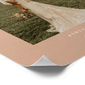 Moderne Terrakotta-Foto-Torbogen-Hochzeitspaar Poster (Ecke)