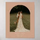 Moderne Terrakotta-Foto-Torbogen-Hochzeitspaar Poster (Vorne)