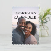 Moderne Textschicht mit gewelltem Rand PhotoPop Save The Date (Stehend Vorderseite)