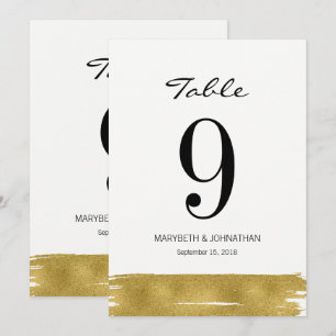 Moderne Tischnummer-Karte mit Gold-Pinselstrich fü Einladung