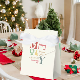 Moderne, trendige, fröhliche und helle Minimalisti Geschenkschachtel