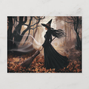 Moderne trendige Halloween-Hexe im Wald Postkarte