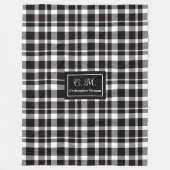 Moderne, trendige Karo-Monogramm-Wurfdecke in Grau Fleecedecke (Vorderseite)