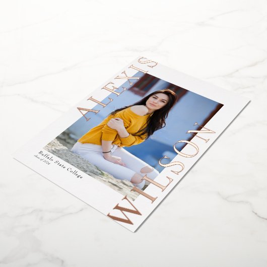 Moderne trendige Minimalistische Abschluss Einladu Folieneinladung (Gedreht)