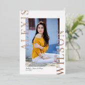 Moderne trendige Minimalistische Abschluss Einladu Folieneinladung (Stehend vorne)