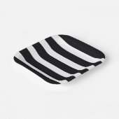Moderne, trendige Schwarz-Weiß-Streifen Chic stilv Pappteller (Gewinkelt)