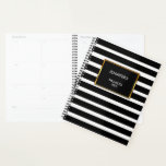 Moderne, trendige Schwarz-weiße Streifen beruflich Planer<br><div class="desc">Moderner beruflicher Planer mit schwarz-weiß Streifen Sie können den Namen und den Text an der Vorderseite leicht ändern.</div>