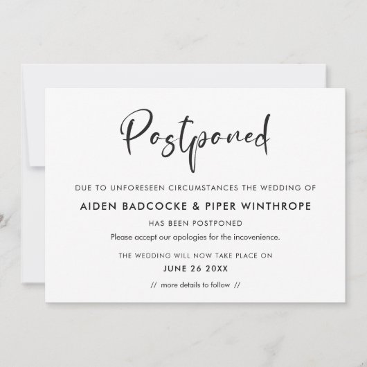 Moderne trendige Typografie Zurückgestellt Hochzei Einladung (Vorderseite)