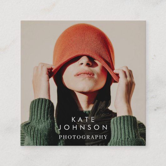 Moderne Trendsetter Full Foto QR Code Social Media Quadratische Visitenkarte (Vorderseite)