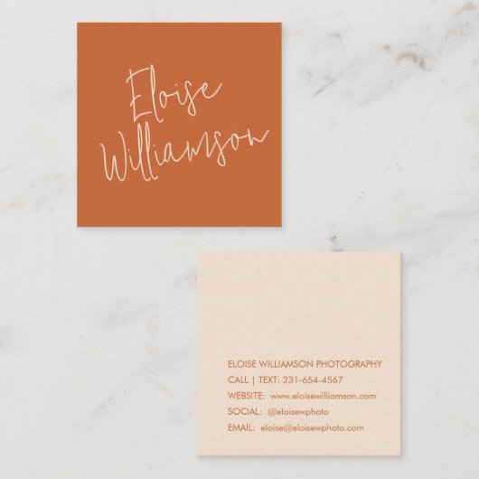 Moderne Trendy Chic Bold Calligraphy Orange Quadratische Visitenkarte (Vorne/Hinten)