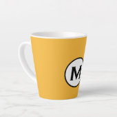 Moderne trendy Mustard Yellow Monogram Milchtasse (Linke Ecke)