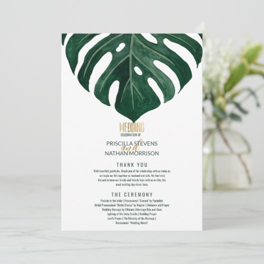 Moderne Tropical Swiss Cheese Leaf Gold Wedding Programm (Stehend Vorderseite)