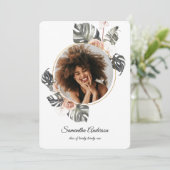 Moderne tropische Chaki-Blätter und Orchideen Einladung (Stehend Vorderseite)