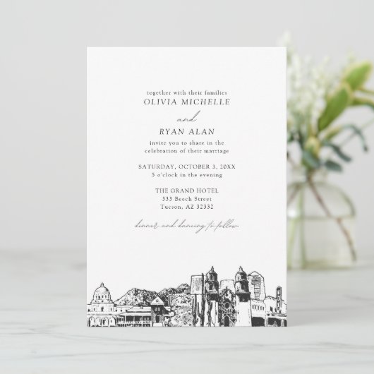 Moderne Tucson Skyline Black & White Wedding Einladung (Stehend Vorderseite)
