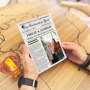 Moderne Twin Abschluss Newspaper High School Einladung