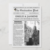 Moderne Twin Abschluss Newspaper High School Einladung (Vorderseite)