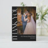 Moderne Typografie auf dem Black Wedding Foto Dankeskarte (Stehend Vorderseite)