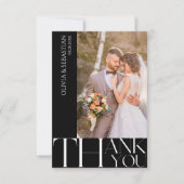 Moderne Typografie auf dem Black Wedding Foto Dankeskarte (Vorderseite)