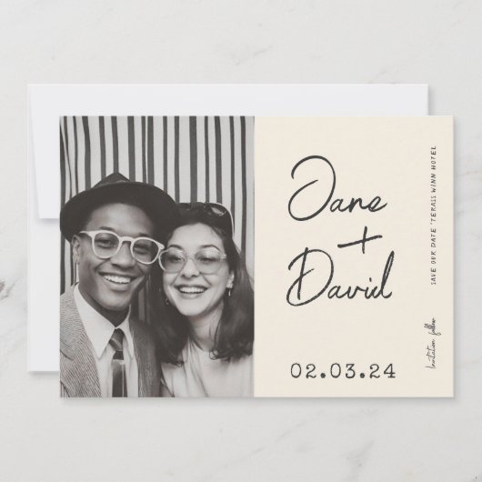 Moderne Typografie B&W Save the Date Foto Qr Code (Vorderseite)