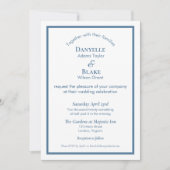 Moderne Typografie Dusty Blue White Wedding Einladung (Vorderseite)