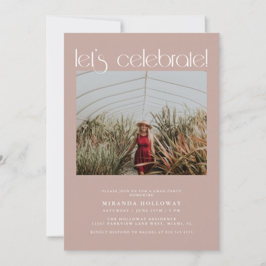 Moderne Typografie Dusty Pink 2 Foto Abschluss Einladung (Rückseite)