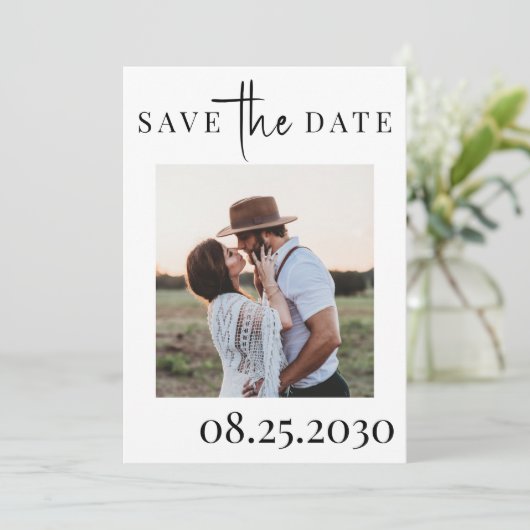Moderne Typografie Foto Hochzeit Save The Date (Stehend Vorderseite)