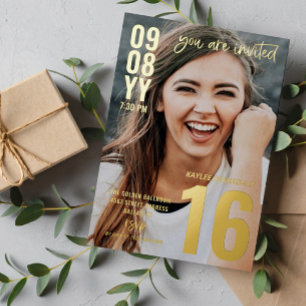 Moderne Typografie Foto Sweet 16 Gold Folieneinladung