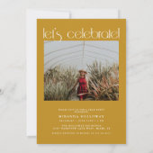 Moderne Typografie Gold 2 Foto Abschluss Einladung (Rückseite)