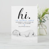 Moderne Typografie "Hi". Foto Birth Ankündigung (Stehend Vorderseite)