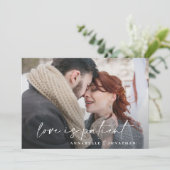 Moderne Typografie Hochzeit Save the Date verschob (Stehend Vorderseite)