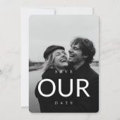 Moderne Typografie-Hochzeiten retten das Date-Foto Einladung (Vorderseite)