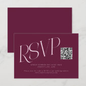 Moderne Typografie Hochzeits-QR-Code Cranberry RSVP Karte (Vorne/Hinten)