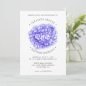 Moderne Typografie Lavender Lila Peony Wedding Einladung (Stehend Vorderseite)