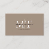 Moderne Typografie Monogram Khaki und brauner QR-C Visitenkarte (Vorderseite)