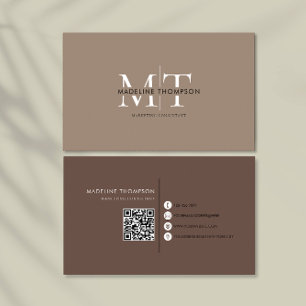 Moderne Typografie Monogram Khaki und brauner QR-C Visitenkarte