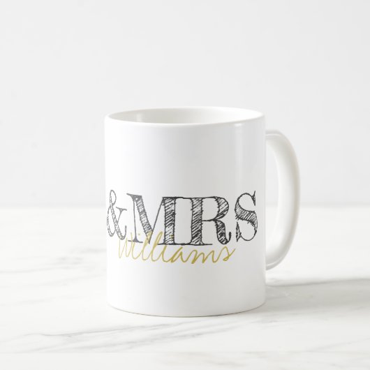 Moderne Typografie MR & MRS. NAME Newlyweds Weddin Kaffeetasse (VorderseiteRechts)