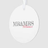 Moderne Typografie Mr.&Mrs. Name Wedding Date Ornament (Vorderseite)