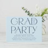 Moderne Typografie Navy Blue Graduation Party Einladung (Stehend Vorderseite)