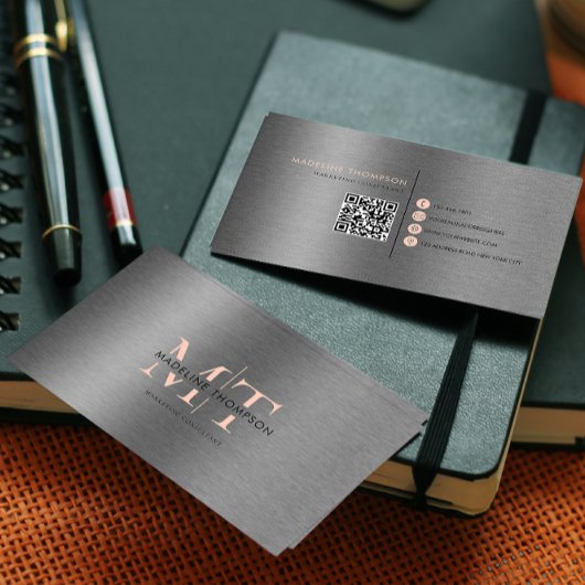 Moderne Typografie Orange Metallic Steel QR Code Visitenkarte