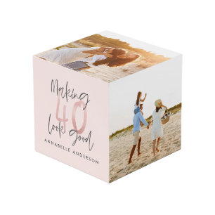 moderne Typografie pink mädchenhaft schwarz 40. G Würfel