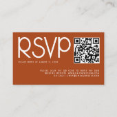 Moderne Typografie QR Code Terracotta Wedding RSVP Begleitkarte (Vorderseite)