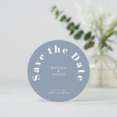 Moderne Typografie rund Circle Dusty Blue Save The Date (Stehend Vorderseite)