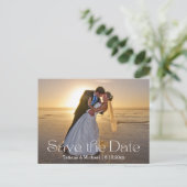 Moderne Typografie Save the Date Foto Ankündigungspostkarte (Stehend Vorderseite)
