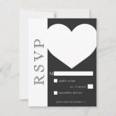 Moderne Typografie Schwarz-weiß Heart Wedding RSVP Karte (Vorderseite)