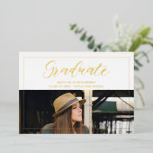 Moderne Typografie Script Foto Graduate Abschluss Folieneinladung (Stehend vorne)