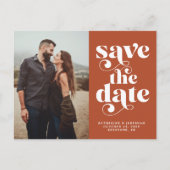 Moderne Typografie Terracotta-Foto Save the Date Ankündigungspostkarte (Vorderseite)