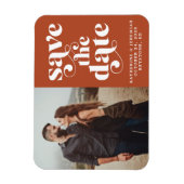 Moderne Typografie Terracotta-Foto Save the Date Magnet (Vertikal)